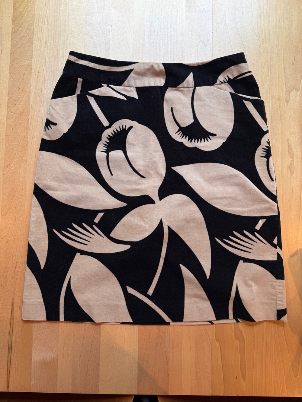 Boden Black and Beige Floral Velour Pencil Skirt